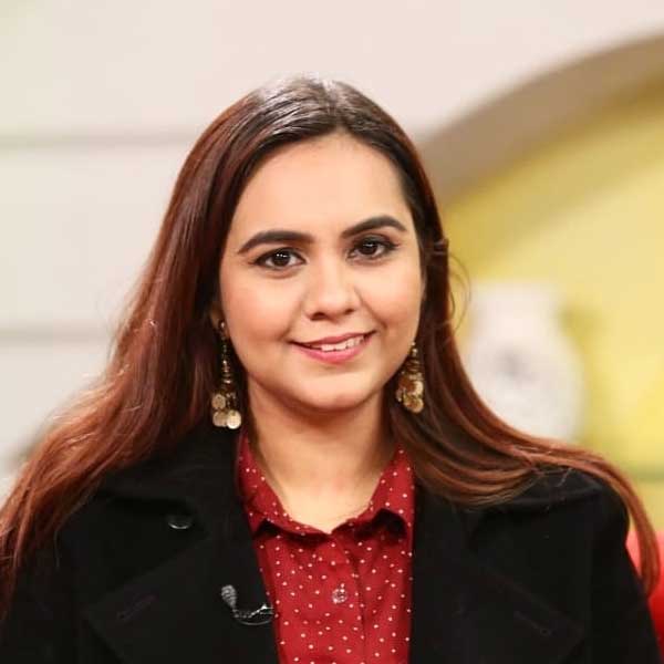 Pakistani girl ride solo across country in her motorcycle 