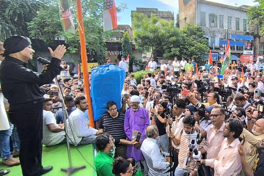 মিছিল শেষে প্রদেশ কংগ্রেসের সভায় অধীর চৌধুরী।