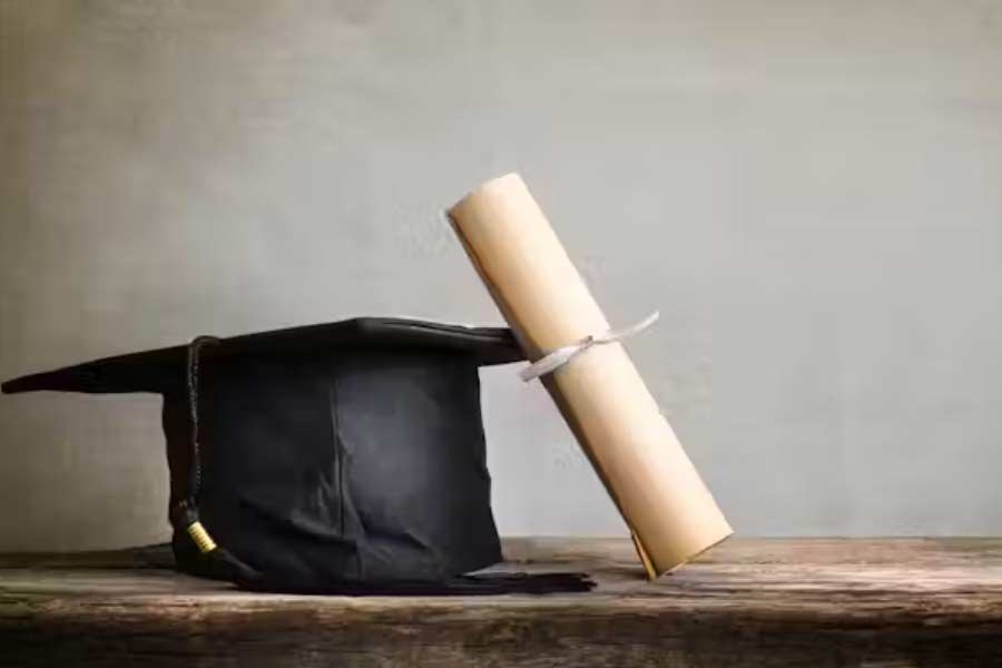 All need to know about Axact fake universities and Shoaib Ahmed Shaikh 