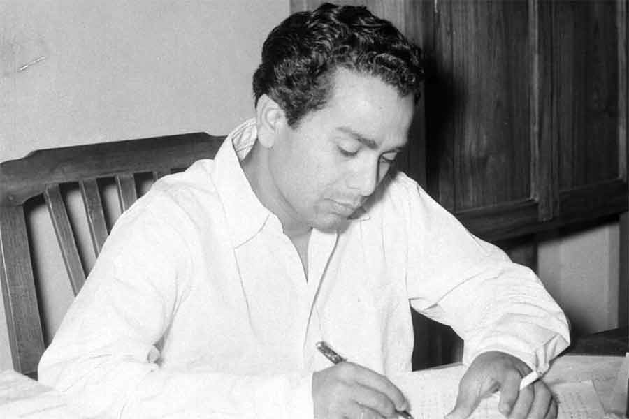 সমরেশ বসু।