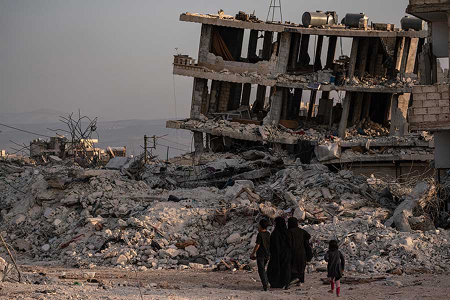 Syria civil war Russian airstrike in Aleppo after rebels capture city 