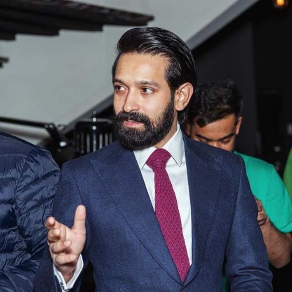 বিক্রান্তের পরিবারের চার জন ছিলেন চার ভিন্ন ধর্মের। এক পুরনো সাক্ষাৎকারে বিক্রান্ত জানিয়েছিলেন, তাঁর পরিবারে চার জন বিভিন্ন ধর্মে বিশ্বাসী। বিক্রান্তের বাবা খ্রিস্টান, নিষ্ঠাভরে সেই ধর্মের আচার, রীতি পালন করেন। মা শিখ এবং ভাই মুসলিম। মাত্র ১৭ বছর বয়সে ধর্ম পরিবর্তন করেন তাঁর ভাই, নাম বদলে রাখেন মইন। তবে বিক্রান্ত নিজে হিন্দু ধর্মের রীতিনীতি মানেন।