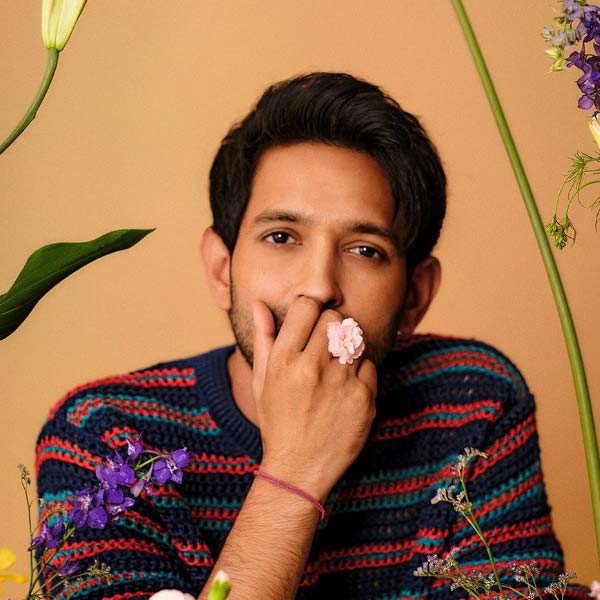 মুম্বইয়ের স্কুল এবং কলেজ থেকে পড়াশোনা শেষ করেন বিক্রান্ত। অভিনয়ের প্রতি তাঁর আগ্রহ ছিল ছোটবেলা থেকেই। সাত বছর বয়স থেকে মঞ্চে অভিনয় করতেন বিক্রান্ত। থিয়েটারেও অভিনয় করতে দেখা গিয়েছে তাঁকে।