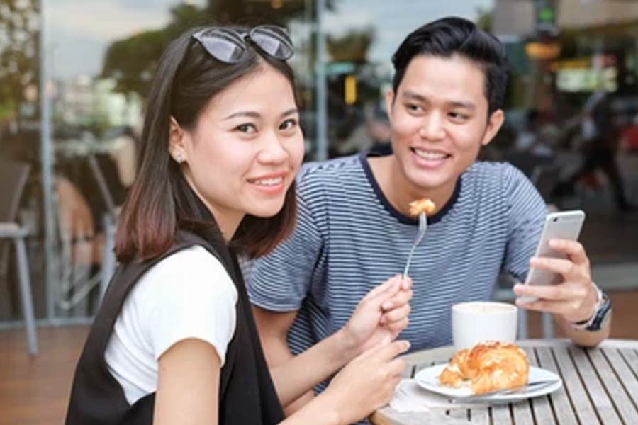 নকল প্রেমিক সাজার কাজও খুব একটা সরল ছিল না তুয়ানের কাছে। তার জন্য তুয়ানকে শিখতে হয়েছে রান্নাবান্না, ভাল ভাবে ছবি তোলাও শিখতে হয়েছে। নিয়মিত শরীরচর্চার জন্য জিমে যান তিনি। এমনকি, তরুণীদের মন ভোলানোর জন্য গান গাওয়াও রপ্ত করতে হয়েছে তাঁকে।