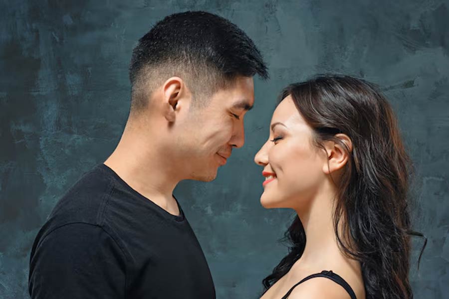 তুয়ান আরও জানান যে, তরুণীর পরিবারের সঙ্গে নকল প্রেমিক হিসাবে দেখা করতে গেলে অবশ্য বেশি পারিশ্রমিক আদায় করেন তিনি। সে ক্ষেত্রে ভারতীয় মুদ্রায় কমপক্ষে ৩ হাজার টাকা আয় করেন তুয়ান।