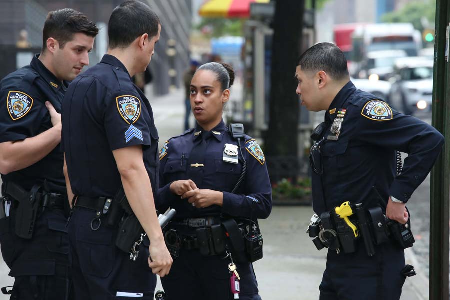 জোড়া খুনের অভিযোগে আলিয়াকে গ্রেফতার করে স্থানীয় পুলিশ। আপাতত নিউ ইয়র্ক সিটির একটি জেলে বন্দি রয়েছেন আলিয়া। তিনি যে খুন করেছেন তা এখনও প্রমাণ হয়নি। পরবর্তী শুনানি ৯ ডিসেম্বর।