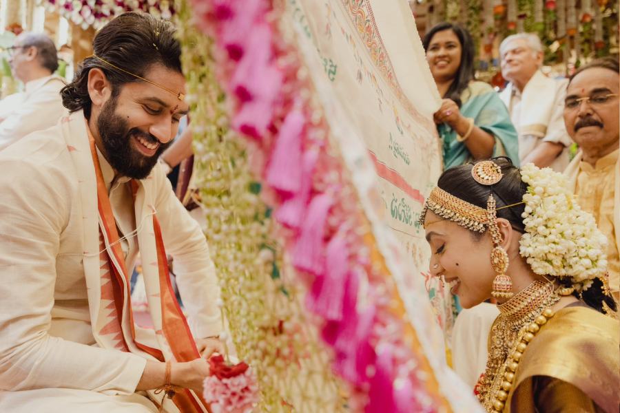 বিয়ের সাজেও ঐতিহ্যকে গুরুত্ব দিয়েছেন শোভিতা ধূলিপালা।  