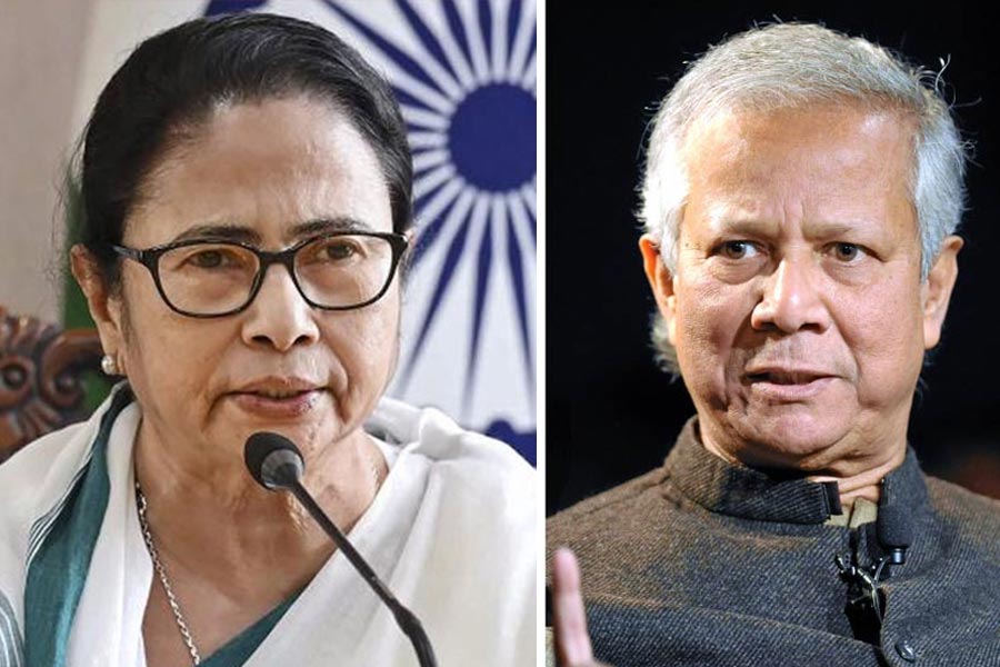 Yunus government expressed surprise over Mamata Banerjee's proposal to send UN peacekeeping force to rescue stranded Indians in Bangladesh