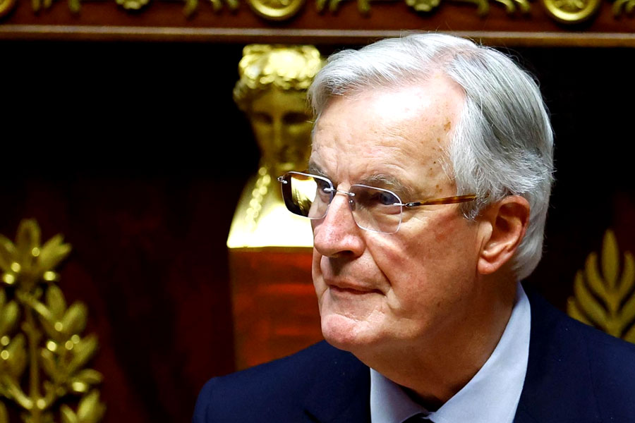 France political turmoil due to government ousted in no confidence vote what happens next