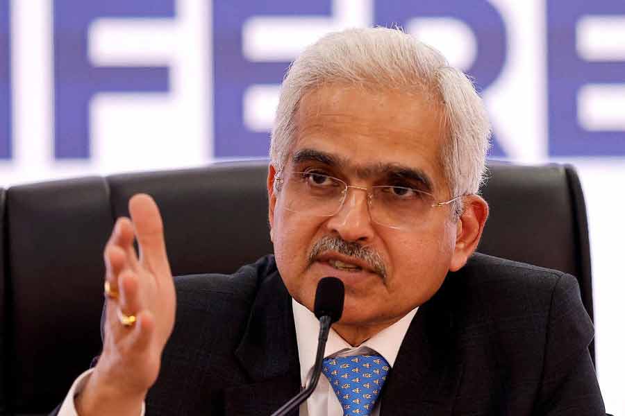 RBI Governor Shaktikanta Das keeps repo rate unchanged at 6 5 percentage for the eleventh straight MPC meeting