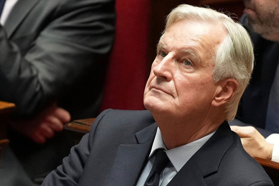 France political turmoil due to government ousted in no confidence vote what happens next