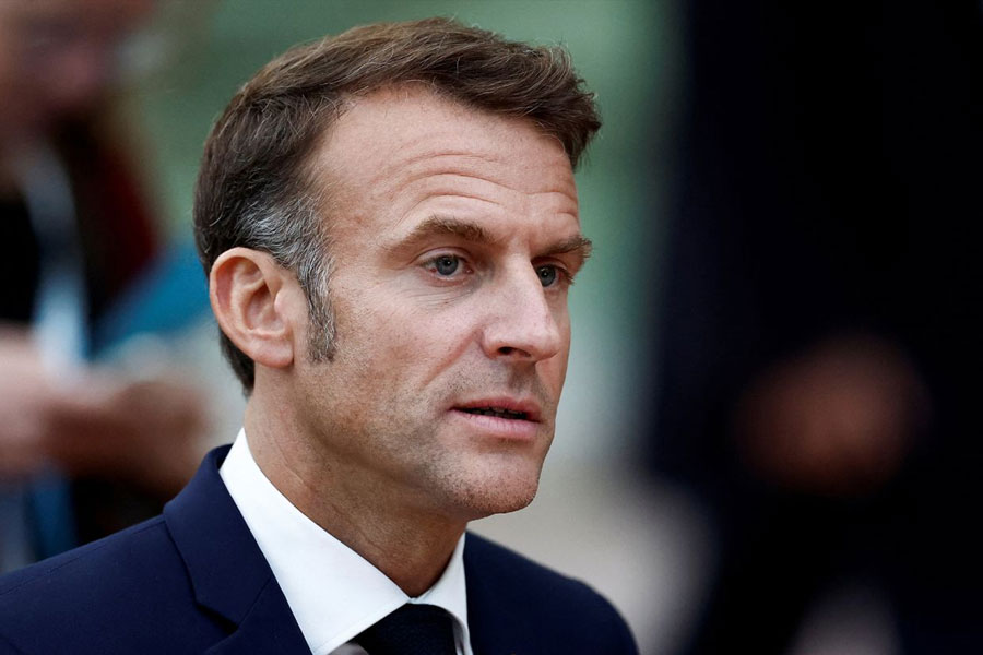 France political turmoil due to government ousted in no confidence vote what happens next