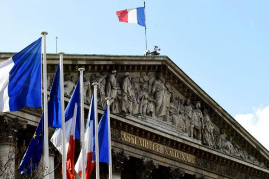 France political turmoil due to government ousted in no confidence vote what happens next