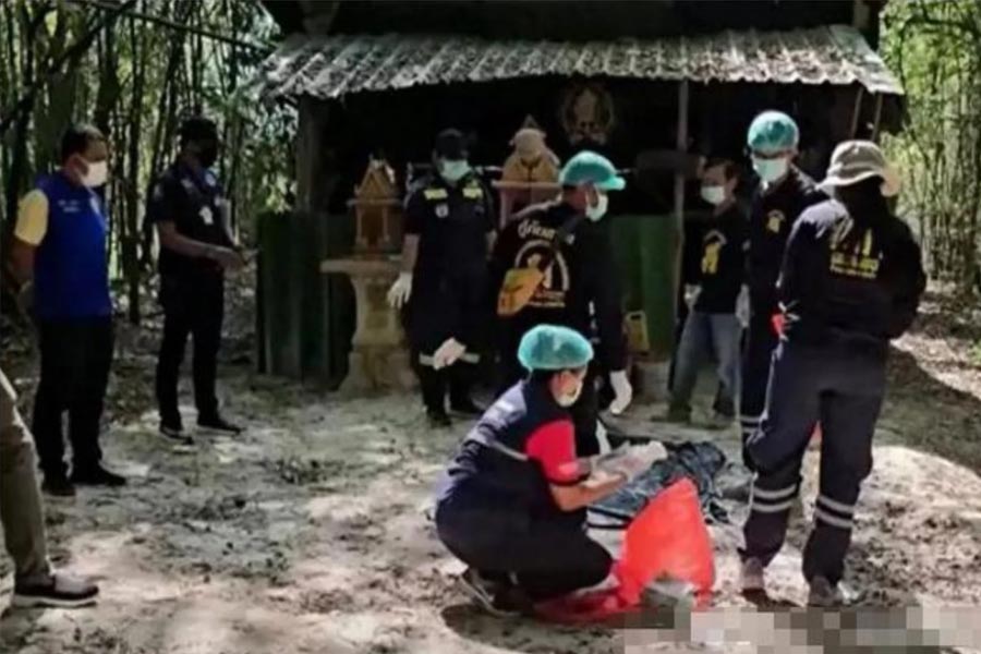 Thai temple has concealing 73 corps to train monks in meditation