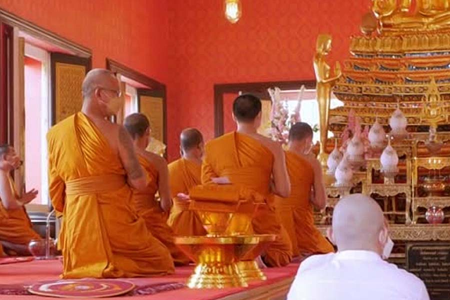 Thai temple has concealing 73 corps to train monks in meditation