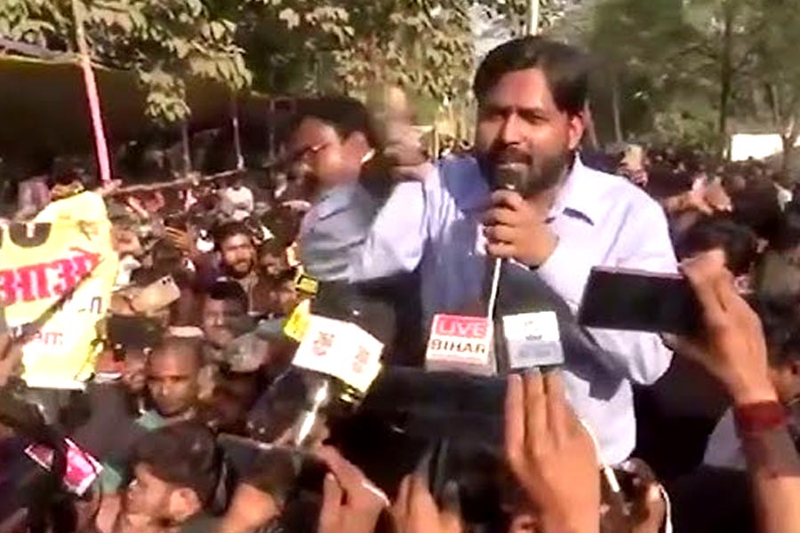 All you need to know about popular Educator and YouTuber of India Khan Sir