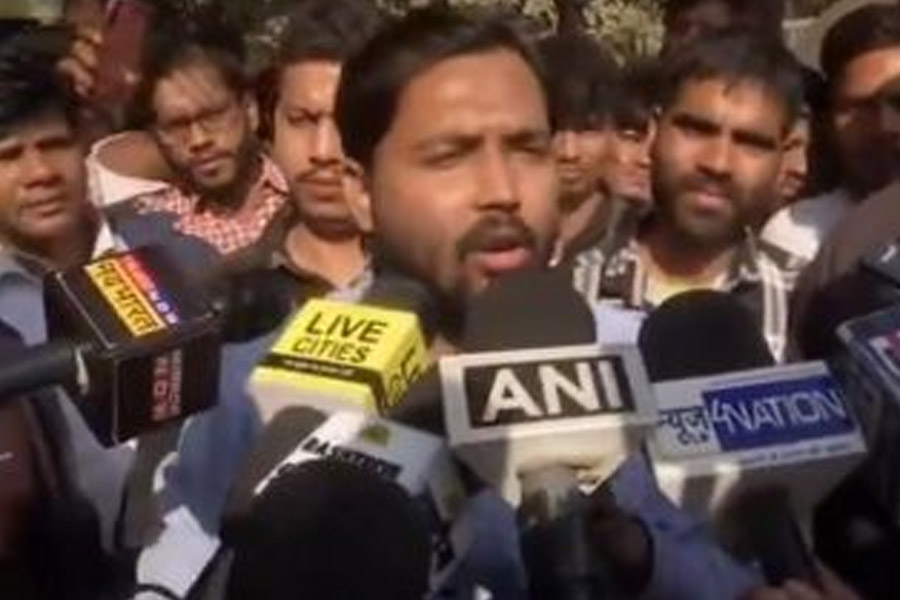 All you need to know about popular Educator and YouTuber of India Khan Sir