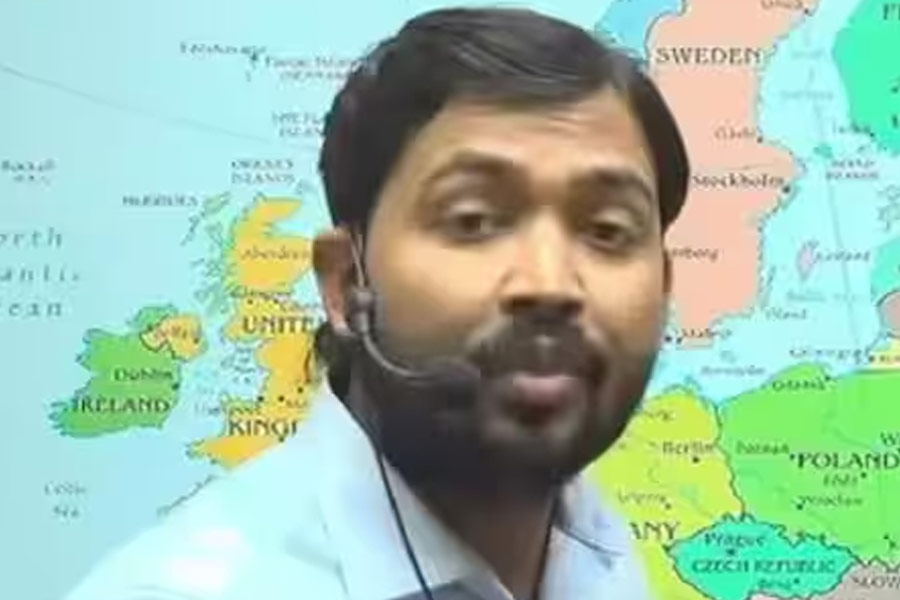 All you need to know about popular Educator and YouTuber of India Khan Sir