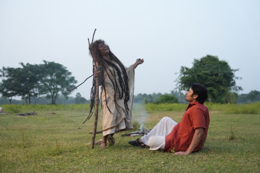 সদ্য বোলপুর এবং কলকাতার বিভিন্ন লোকেশনে শুটিং হল নতুন এক গা ছমছমে ছবির। নতুন প্রযোজনা সংস্থা ইন্দোশ্রী প্রোডাকশনস-এর প্রথম ছবি ‘ভূত’পূর্ব।