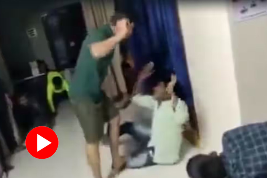 A video of the founder of the private coaching institute brawl student gone viral