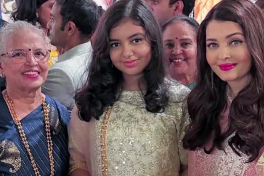 Aishwarya Rai and Aaradhya Bachchan attend a wedding fans notice the star kid has a similarity with grandfather Amitabh Bachchan