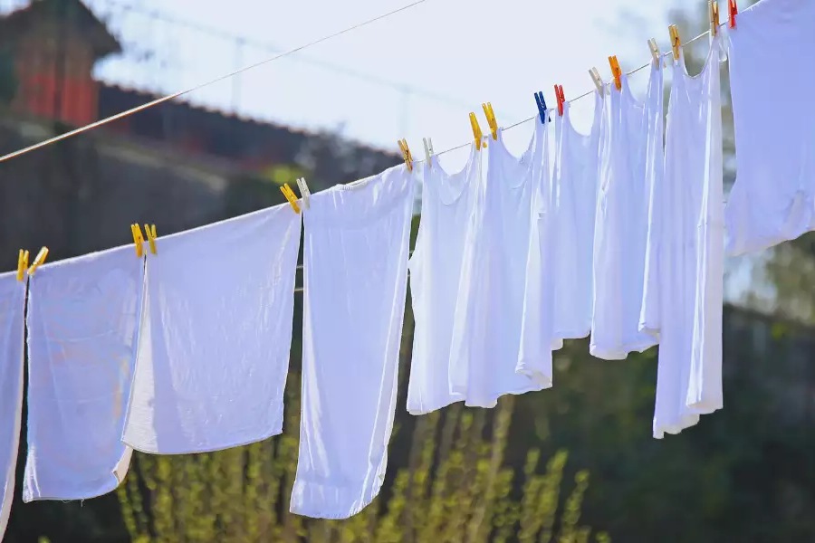 three tips to remove old stains from white clothes dgtl