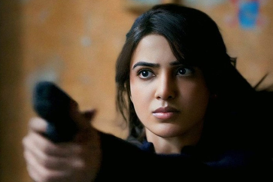 চলতি বছরের নভেম্বর মাসে ওটিটি প্ল্যাটফর্মে মুক্তি পাওয়া রাজ এবং ডিকের পরিচালনায় ‘সিটাডেল: হানি বানি’ নামের ওয়েব সিরিজ়ে অভিনয় করতে দেখা যায় সামান্থাকে। শুধু তা-ই নয়, ২০২১ সালে রাজ-ডিকে পরিচালিত ‘দ্য ফ্যামিলি ম্যান’ দ্বিতীয় সিজ়নেও অভিনয় করেন সামান্থা।