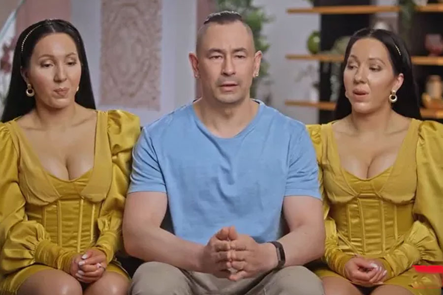 Anna and Lucy are identical twin sisters share everything including a fiancé