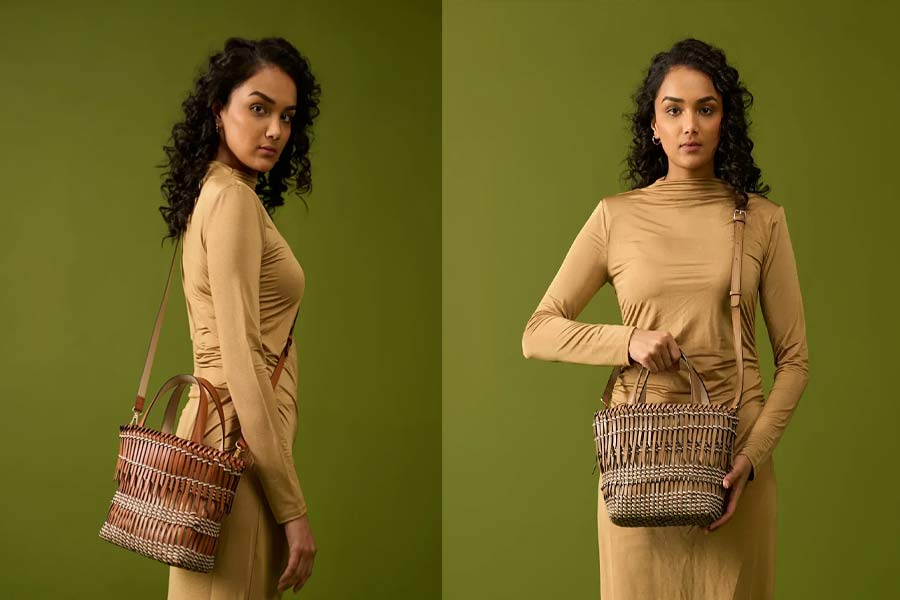 উওভেন টোট ব্যাগ।