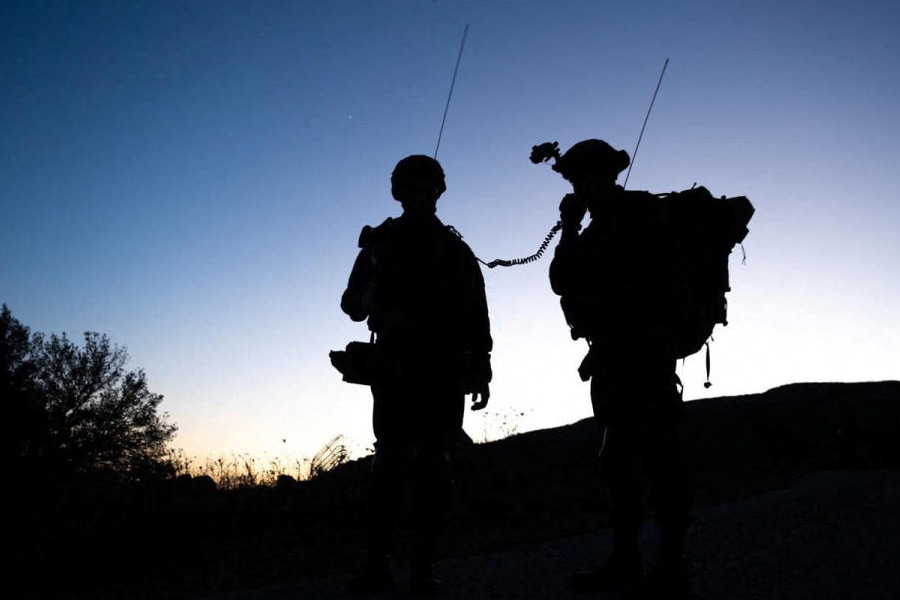 Syrian soldiers thousand in number cross into Iraq amid rebel forces seized Damascus 