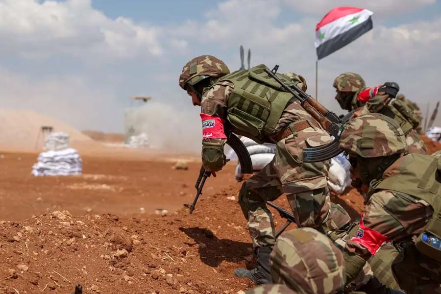 Syrian soldiers thousand in number cross into Iraq amid rebel forces seized Damascus 