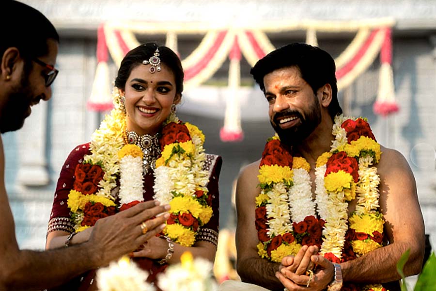 South indian actress Keerthy Suresh and Antony Thattil got married in Goa shares wedding photos