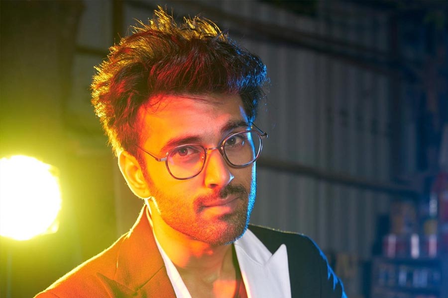 তবে ব্যক্তিগত জীবন নিয়ে পুলকিত যত চর্চায় এসেছেন, তাঁর অভিনয় নিয়ে তেমন চর্চা হয়নি। ১২ বছরের দীর্ঘ সময়ে কেরিয়ারের ঝুলিতে ২০টির বেশি ছবিতে অভিনয় করার সুযোগ পাননি তিনি।