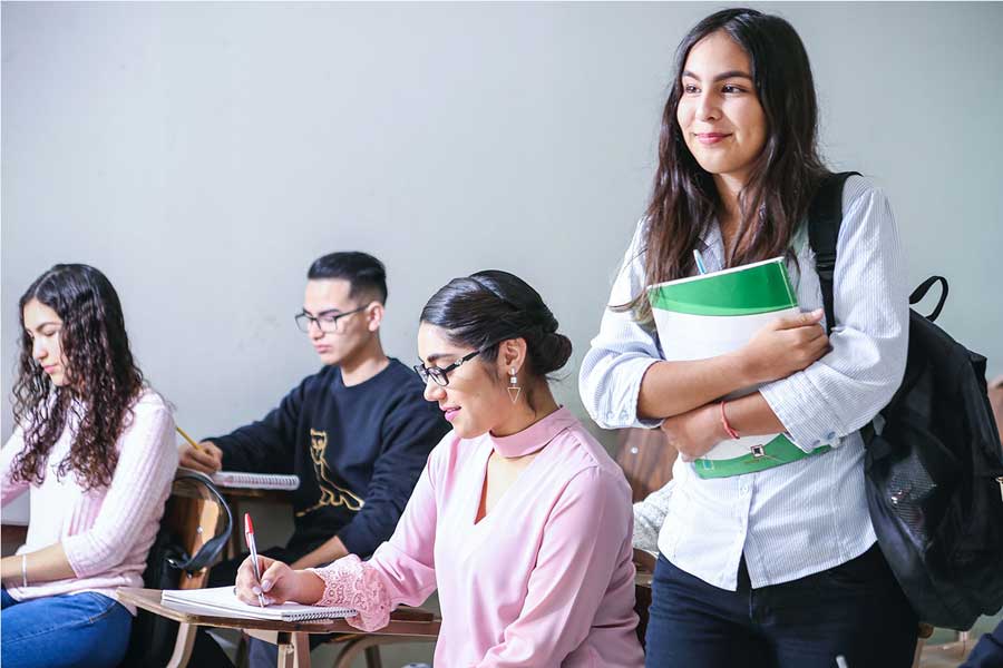 Brain drain problem talented youths are fleeing due to low pay and lack of recognition in Italy