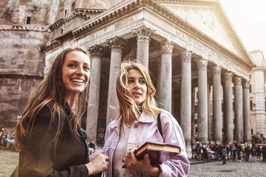 Brain drain problem talented youths are fleeing due to low pay and lack of recognition in Italy