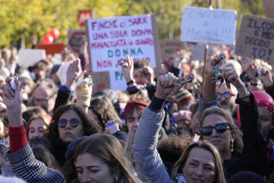 Brain drain problem talented youths are fleeing due to low pay and lack of recognition in Italy