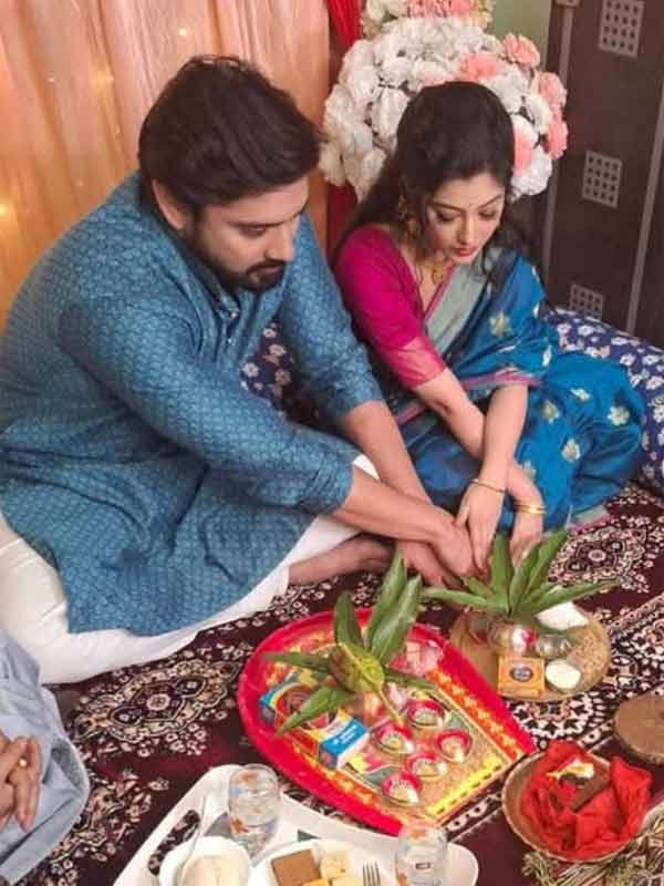 রুবেল-শ্বেতার আশীর্বাদের অনুষ্ঠান।