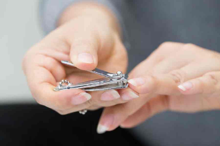 Nails cutting days as per astrology and effects of it