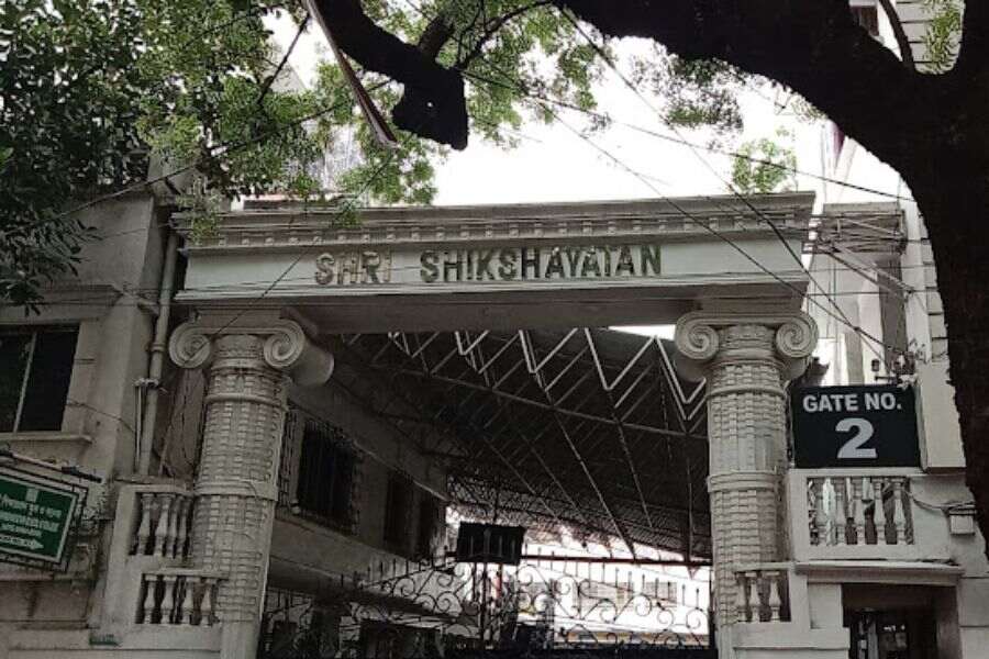 Shri Shikshayatan College.