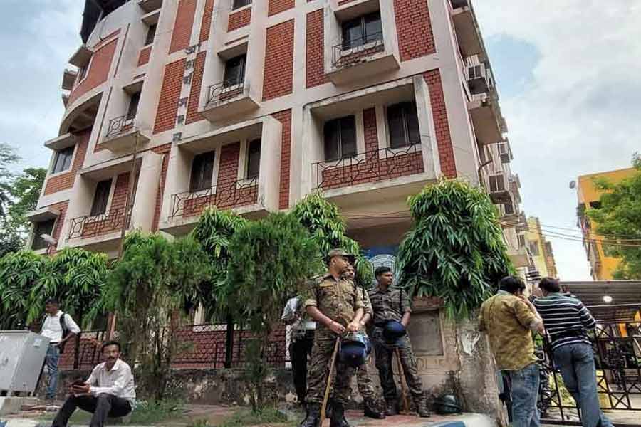 অনুপস্থিত এবং প্রত্যাখ্যান মিলিয়ে চাকরিপ্রার্থীর সংখ্যা ছিল ১২৪।