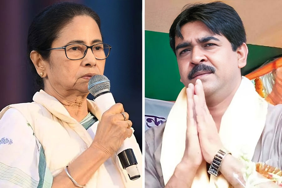 TMC MLA Shaukat Mollah sees Chief Minister Mamata Banerjee\\\\\\\\\\\\\\\\\\\\\\\\\\\\\\\\\\\\\\\\\\\\\\\\\\\\\\\\\\\\\\\'s warning about Infosys as her directive