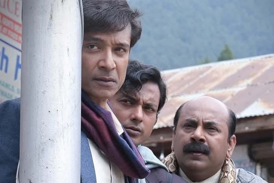 Review of the film Bhuswargo Bhayankar directed by Srijit Mukherji starring Tota Roy Chowdhury Anirban Chakrabarty