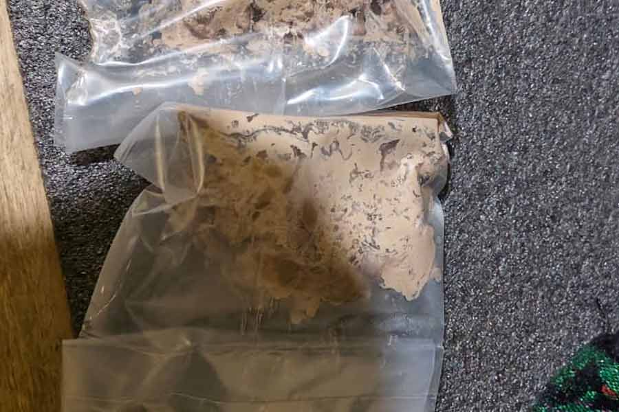 ব্রাউন সুগার। 