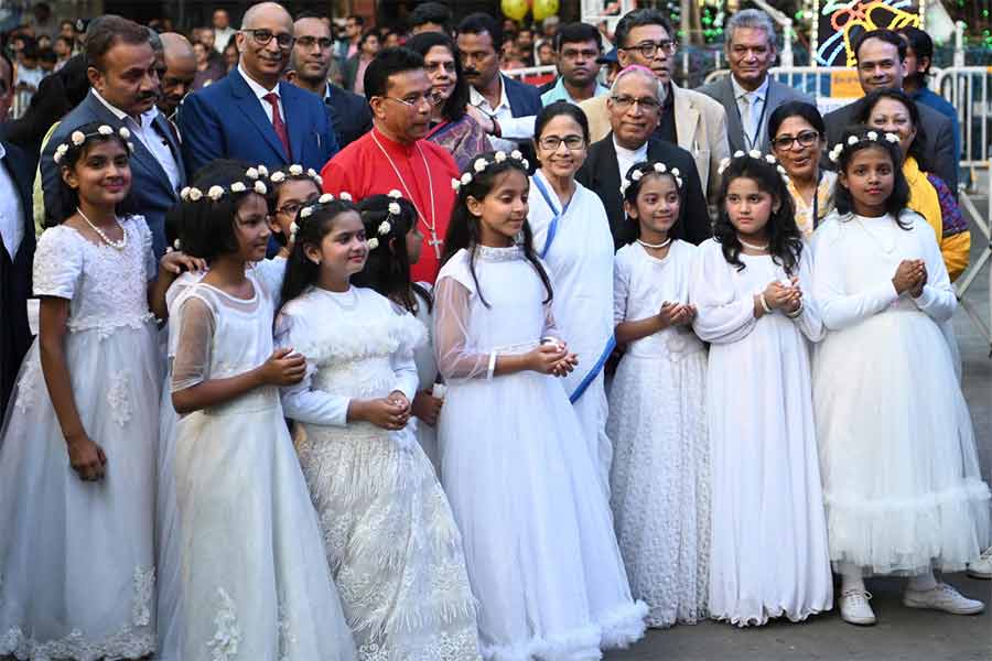 Mamata Banerjee inaugurated Christmas 2024 celebration with her song