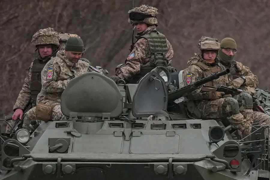 যুদ্ধের ময়দানে ক্ষেপণাস্ত্র নিক্ষেপে সক্ষম অস্ত্রগুলির তুলনায় এই প্রতিরক্ষা ব্যবস্থা ব্যবহার করা অনেক সুবিধাজনক বলে মনে করা হয়। পাশাপাশি ‘ট্রাইজুব’-এর মতো প্রতিরক্ষা ব্যবস্থার গুলি ছোড়ার ক্ষমতা অনেক বেশি।  