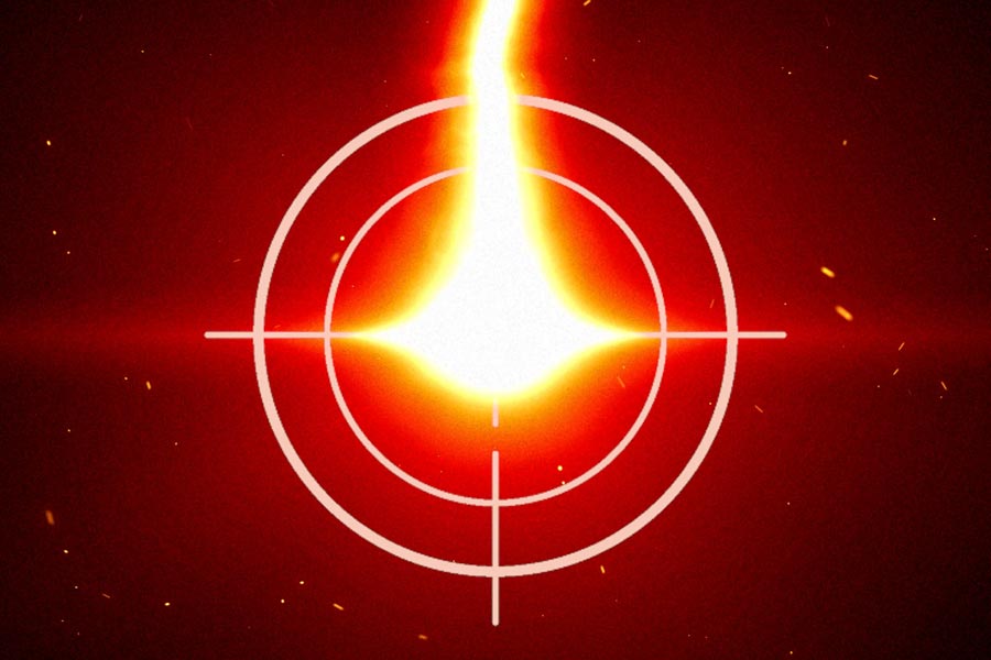 আমেরিকার কাছেও ‘এন/এসইকিউ-৩ লেজ়ার ওয়েপন সিস্টেম’ নামে এই ধরনের একটি অস্ত্র রয়েছে। এ বার এই ধরনের লেজ়ারভিত্তিক আকাশ প্রতিরক্ষা ব্যবস্থা ইউক্রেনের হাতে এসেছে বলেও খবর।