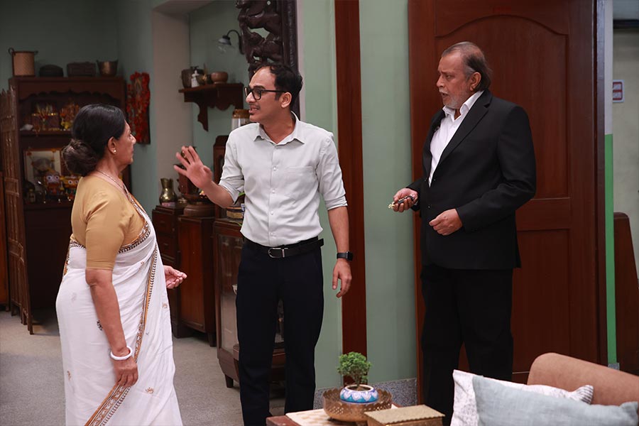 image of Anashua Majumdar, Ritwick chakraborty and Mithun Chakraborty