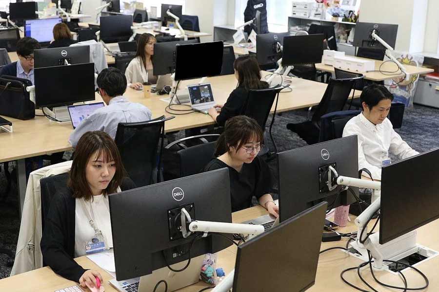 Four days work week is going to introduce from April 2025 to improve fertility rate in Tokyo Japan