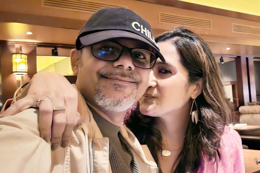 একান্তে শ্রীজাত-দূর্বা।