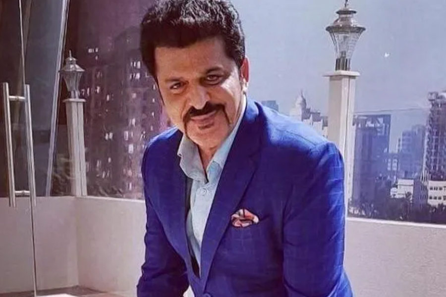 Bollywood actors who dubbed for south Indian actors 